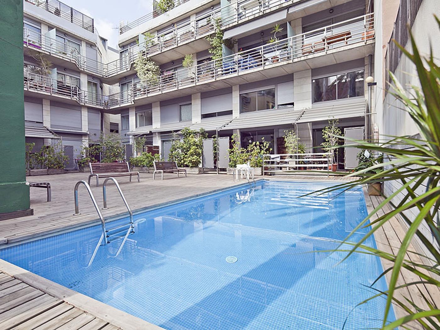 Erasmus flat for rent in Barcelona with swimming pool and terrace in the centre - My Space Barcelona Apartments
