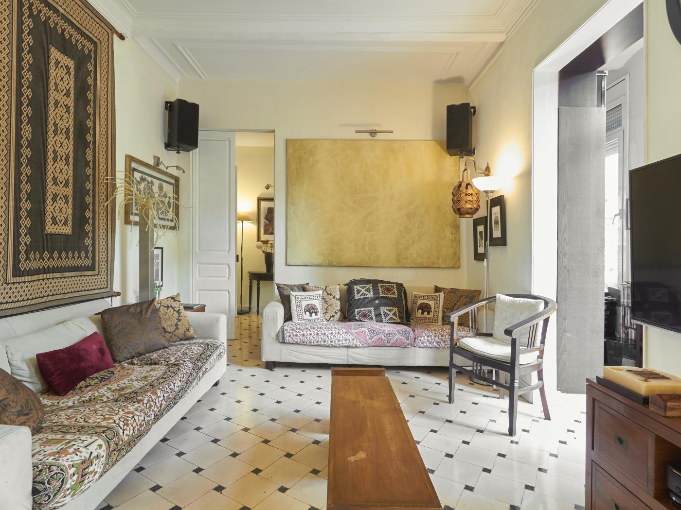 FOR SALE: Bright apartment with terrace in l'Eixample - Price: 749.000 € - My Space Barcelona Apartments