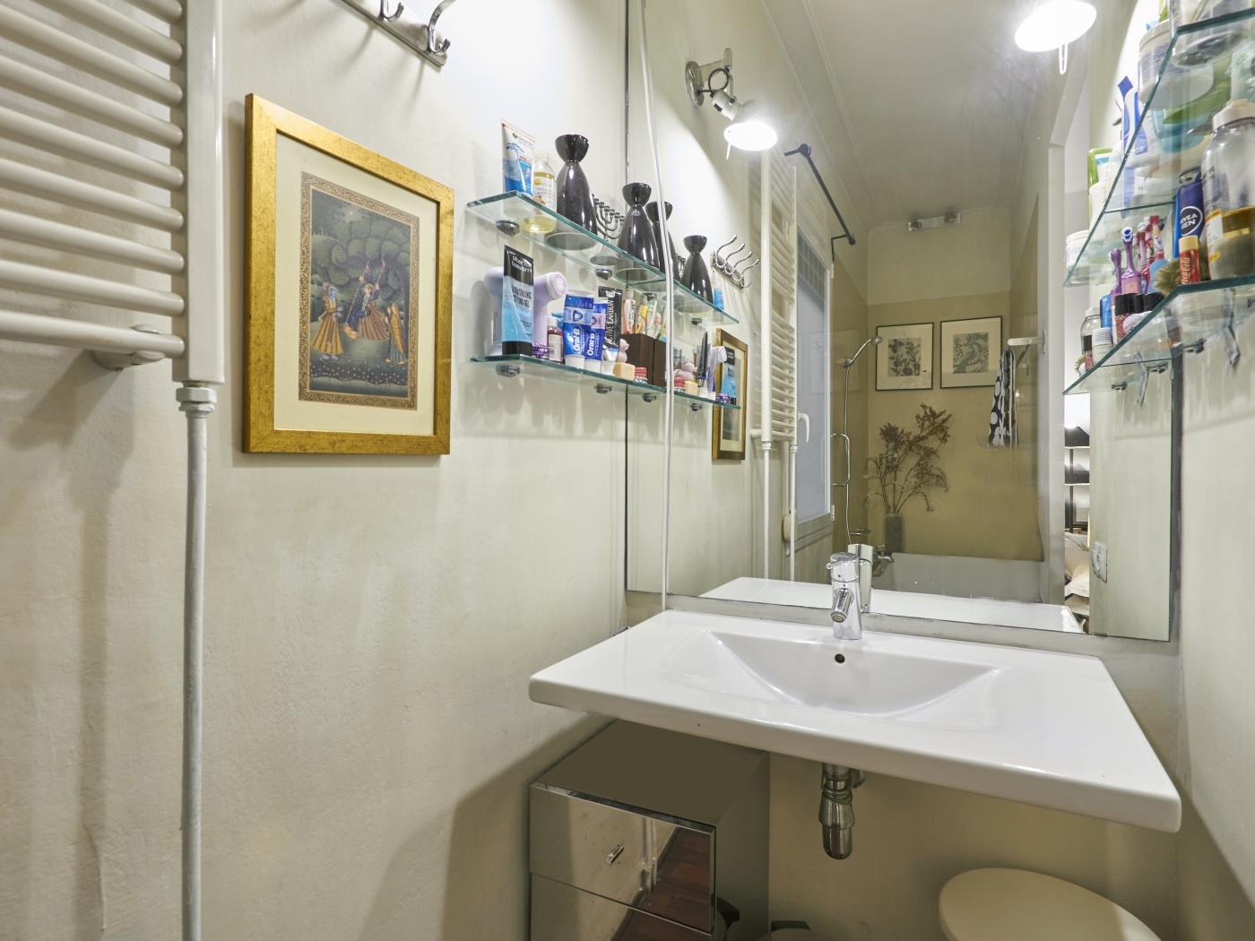 FOR SALE: Bright apartment with terrace in l'Eixample - Price: 749.000 € - My Space Barcelona Apartments