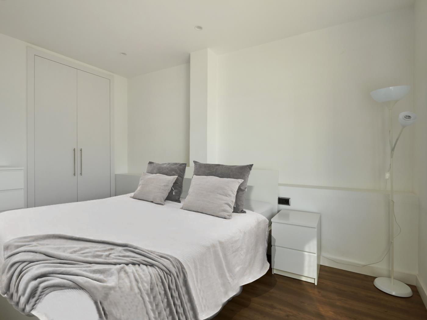 FOR SALE: Bright and renovated penthouse in the Eixample - Price 579.000 € - My Space Barcelona Apartments