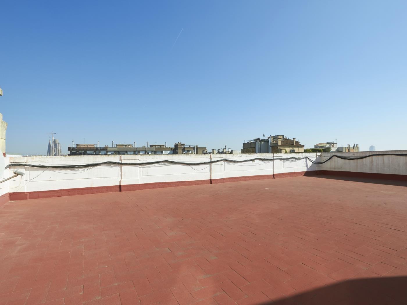 FOR SALE: Bright and renovated penthouse in the Eixample - Price 579.000 € - My Space Barcelona Apartments