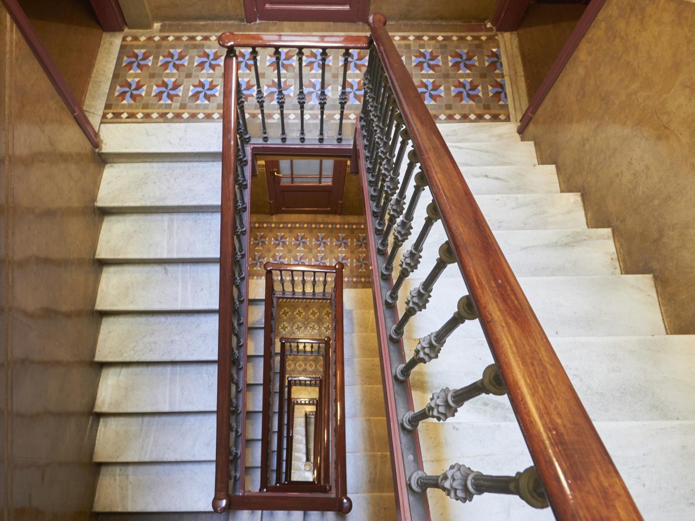 FOR SALE: Bright and renovated penthouse in the Eixample - Price 579.000 € - My Space Barcelona Apartments