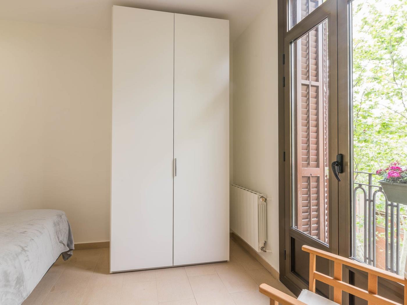 Spacious and modern apartment near the Hospital Clinic - My Space Barcelona Apartments