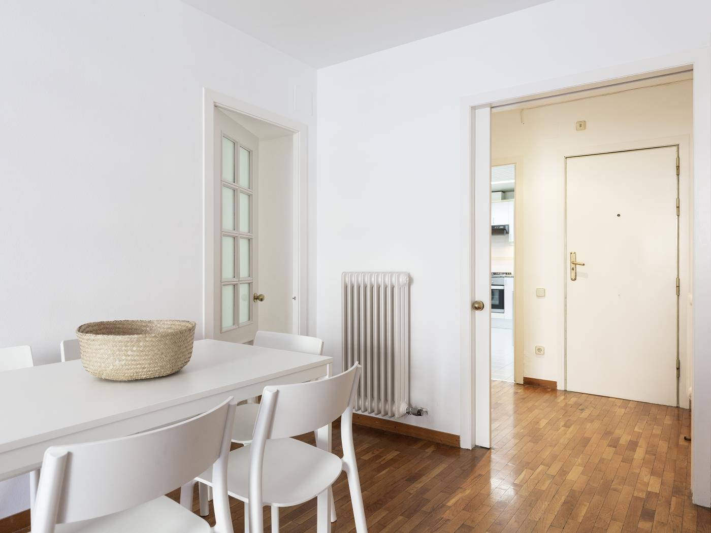 Charming apartment with capacity for 6 people in Consell de cent! - My Space Barcelona Apartments