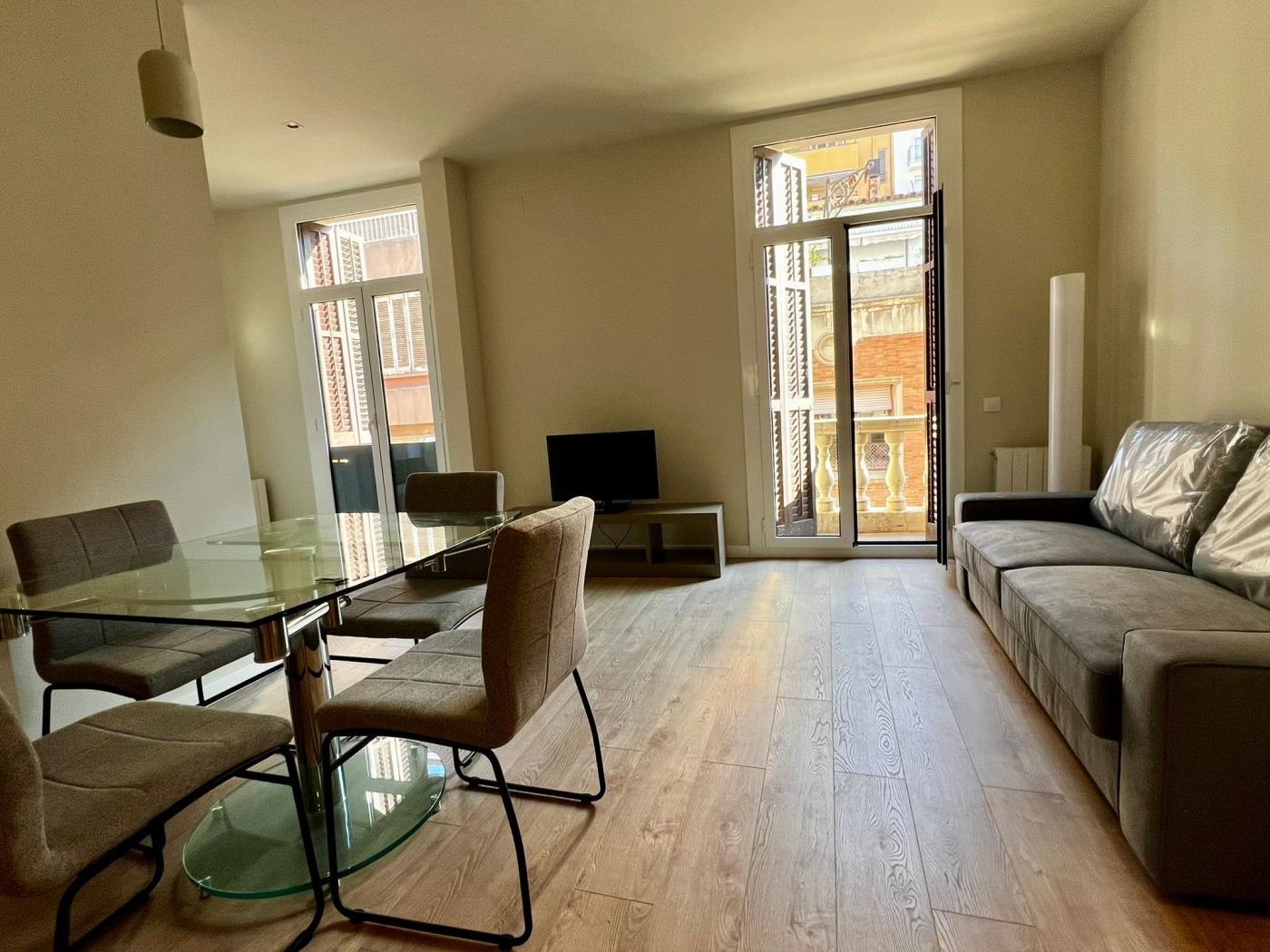 Bright renovated loft with balcony in residential area - My Space Barcelona Apartments